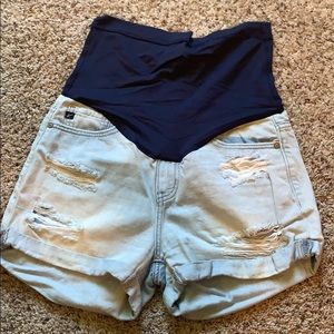 Light wash maternity shorts